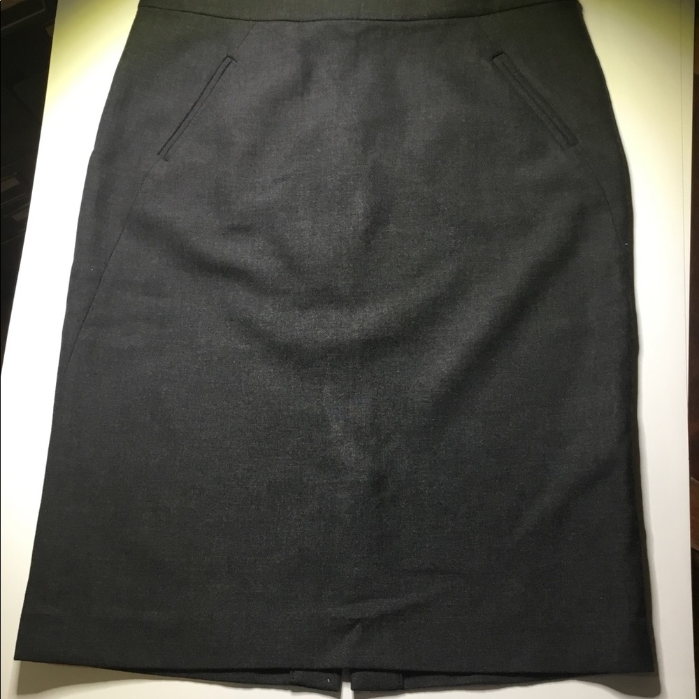 Ann Taylor Loft size 4 charcoal gray pencil skirt